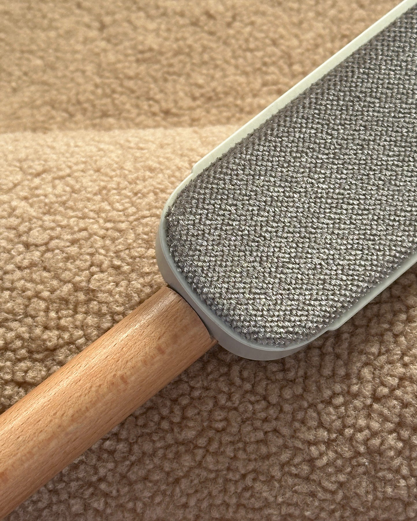 BOOP LINT BRUSH